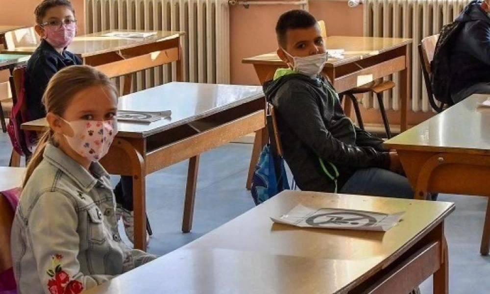 ΕΟΔΥ: Νέες οδηγίες για την διαχείριση κρουσμάτων κορονοϊού στα σχολεία